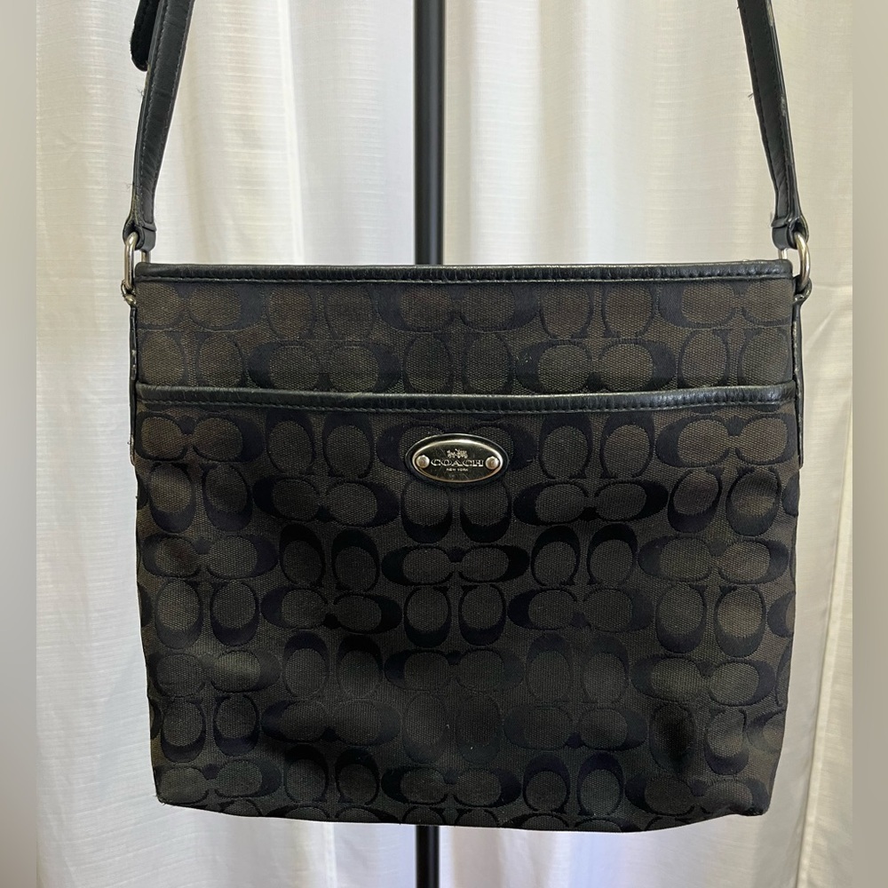 Coach signature logo black crossbody bag in black - Picture 2 of 8
